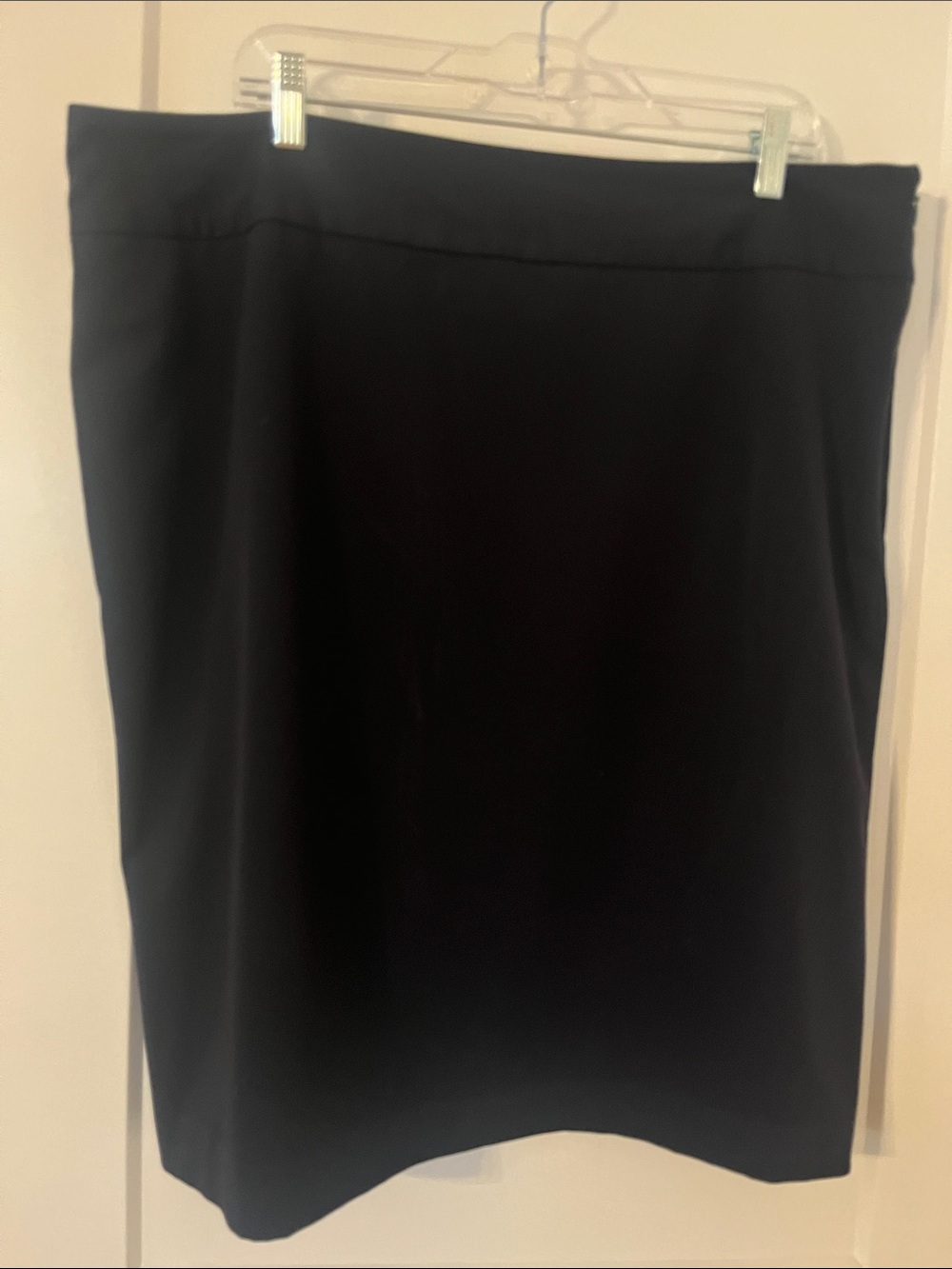 Liz Claiborne Navy Sleek Pencil Skirt